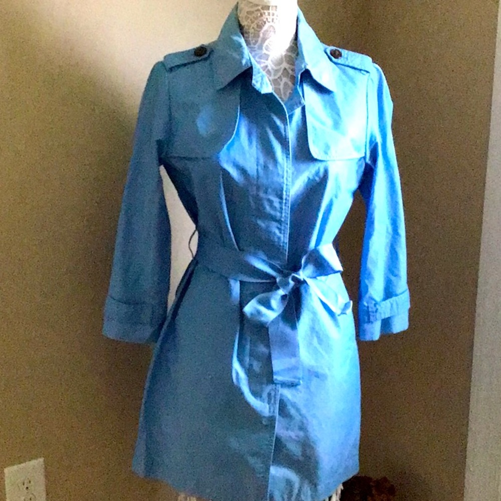 Gap 3/4 sleeve lightweight, knee length, belted, water resistant coat